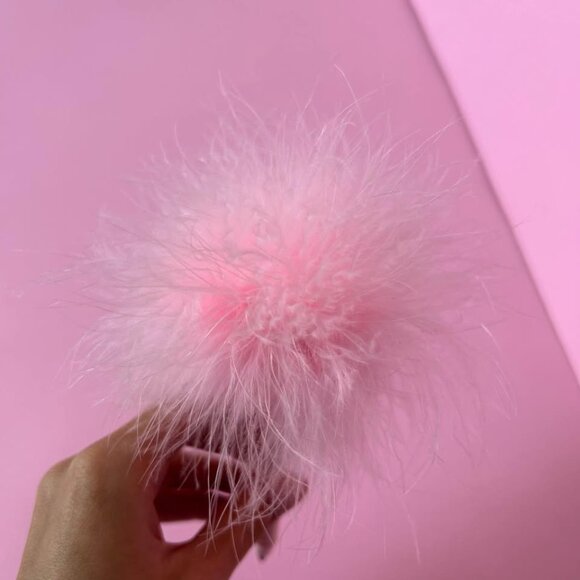 90s Clueless Pink Fluffy Feather Pen Black Ink - Picture 3 of 3